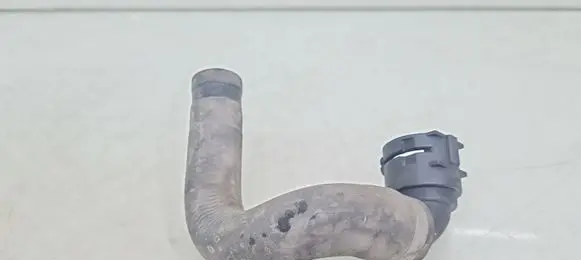 Engine coolant pipe/hose