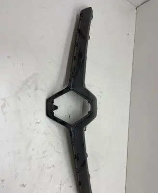 Renault Megane III Front bumper upper radiator grill 620722843R