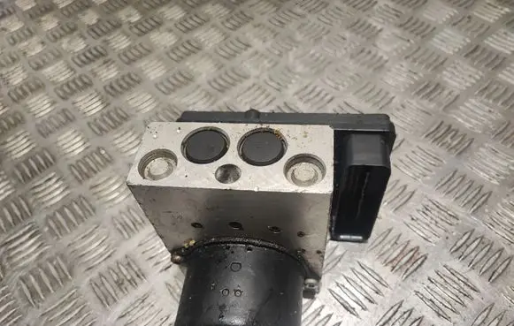 Volvo V70 ABS Pump 30793445