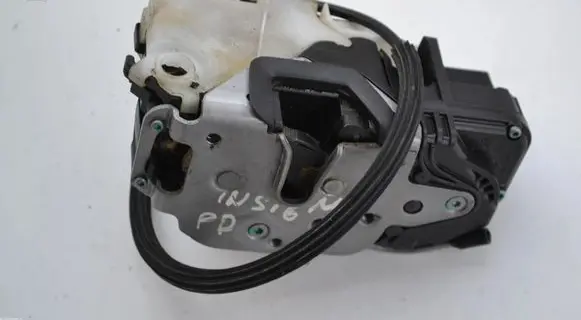 BMW 1 F20 F21 Front door lock 00463761 3023806