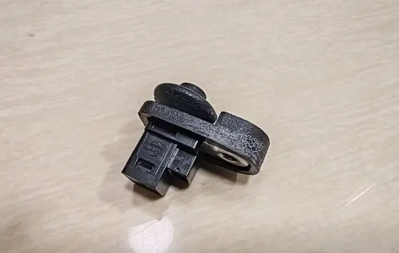 Nissan Note (E11) Front door sensor 