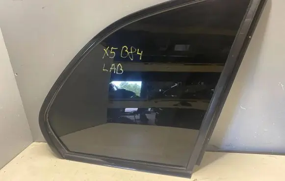 BMW X5 E53 Rear side window 43R00069 E000190
