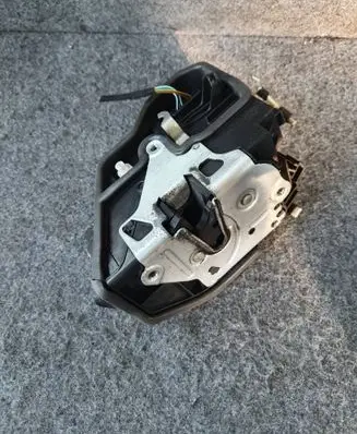 BMW 4 F32 F33 Front door lock 7202145 A053708