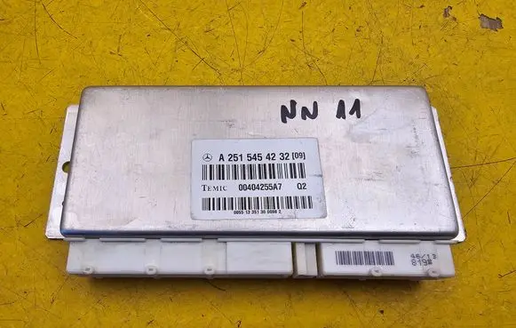 Mercedes-Benz R W251 Suspension control unit/module A2515454232