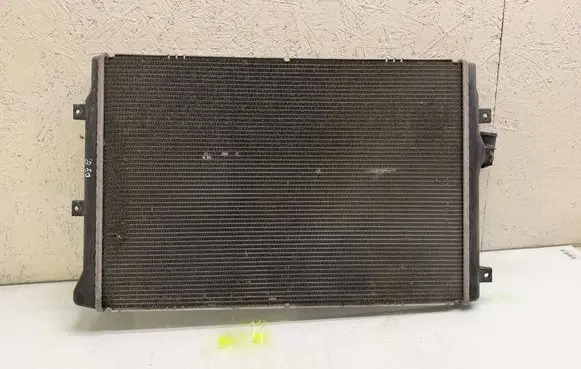 Volkswagen PASSAT B7 Coolant radiator 3AA121253