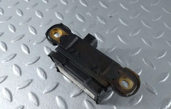 Mitsubishi Lancer X ESP acceleration yaw rate sensor 4670A281 4B37G26E42