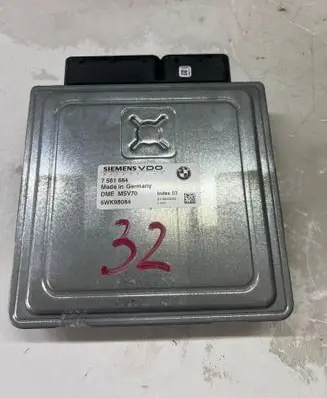 BMW 3 E90 E91 Engine control unit/module 7561684 5WK98084