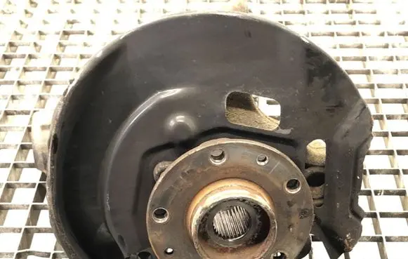 Nissan Qashqai Front wheel hub spindle knuckle
