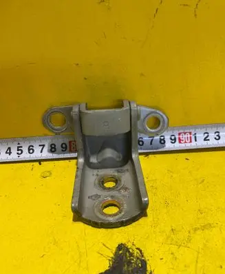 Nissan Note (E11) Front door upper hinge 789901234 34567891