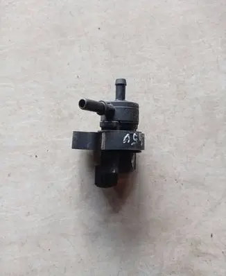 Mercedes-Benz GL X164 Turbo solenoid valve a0004703993
