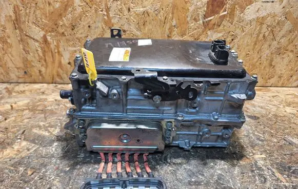 Toyota RAV 4 (XA50) Voltage converter inverter G9200-33140