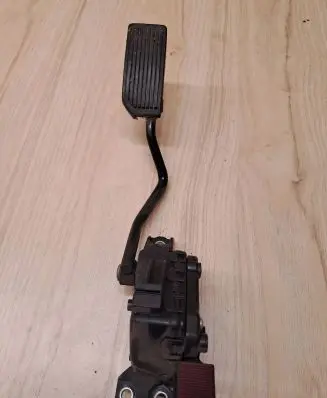 Nissan Primera Accelerator throttle pedal 18002AU410 6PV00862001