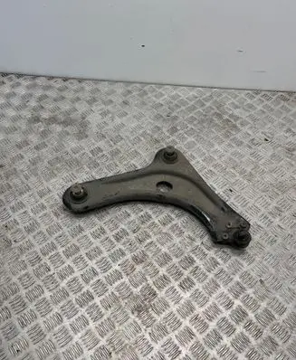 Citroen C3 Front lower control arm/wishbone 