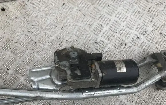 BMW 5 E39 Wiper motor 8360603