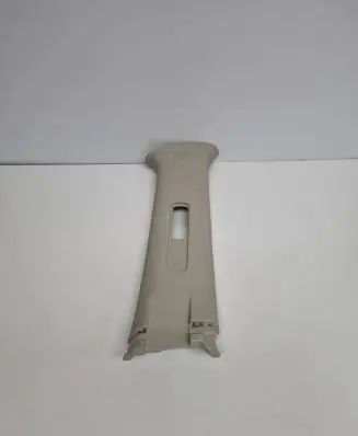 Nissan X-Trail T32 Seat belt trim 769134CE0A