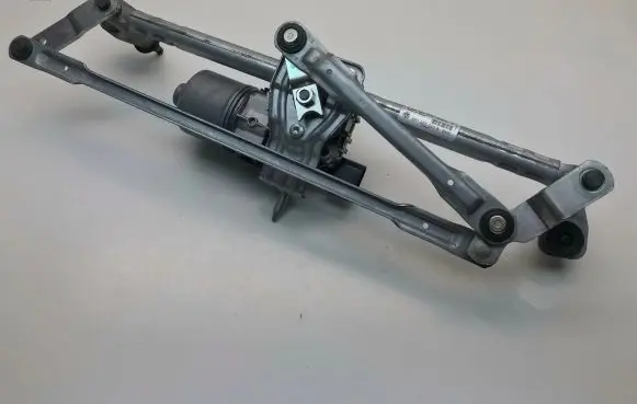 Volkswagen Polo V 6R Front wiper linkage and motor 6R1955023B 6R1955119A