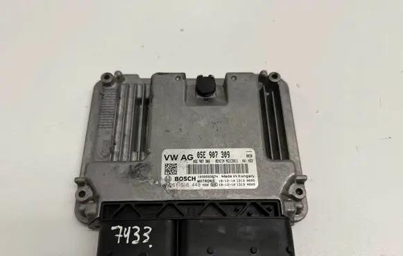 Skoda Karoq Engine control unit/module 05E907309 0261S16449