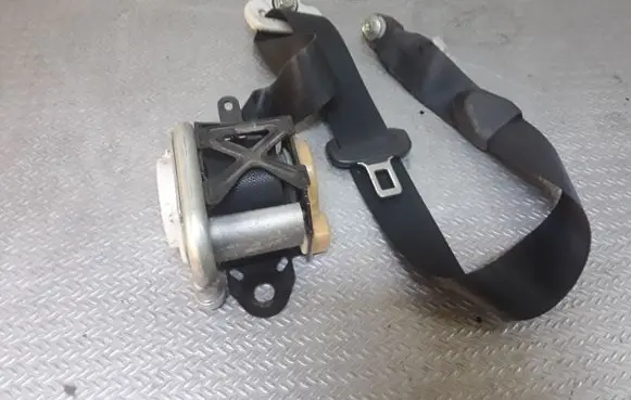 Mazda CX-7 Front seatbelt 