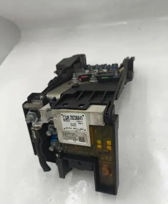 Peugeot 308 Fuse module 28236841 02031896