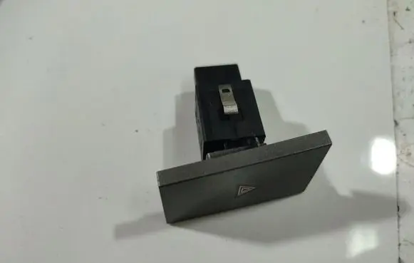 Opel Signum Hazard light switch 128313138255
