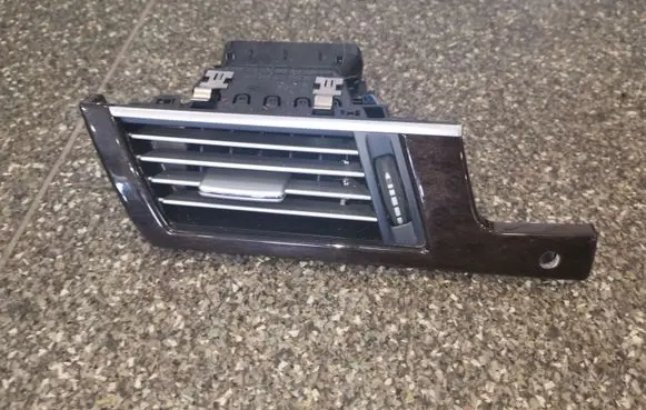 Mercedes-Benz E W212 Dashboard side air vent grill/cover trim A2128300154