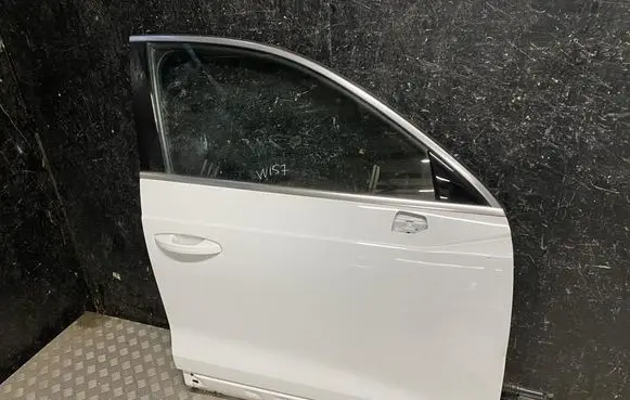Audi Q3 F3 Front door 