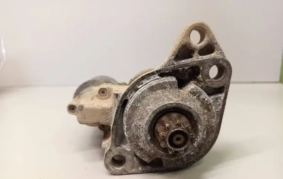 Volkswagen Golf IV Starter motor 