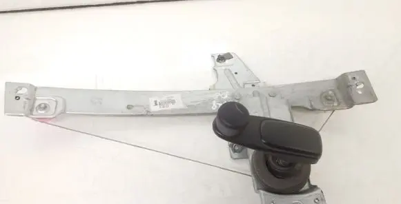 Rear door manual window regulator