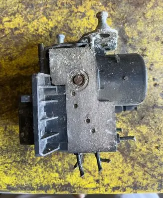 Mercedes-Benz E W210 ABS Pump A0044314812