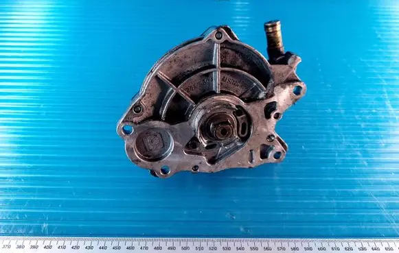 Volkswagen Crafter Vacuum pump 03L145100H