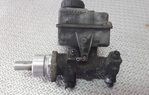 Renault Master II Master brake cylinder 8200245034