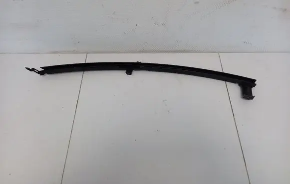 Toyota Yaris Front door coupe window/glass frame 6740152090