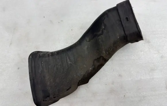Ford Mustang VI Air intake duct part 31370228