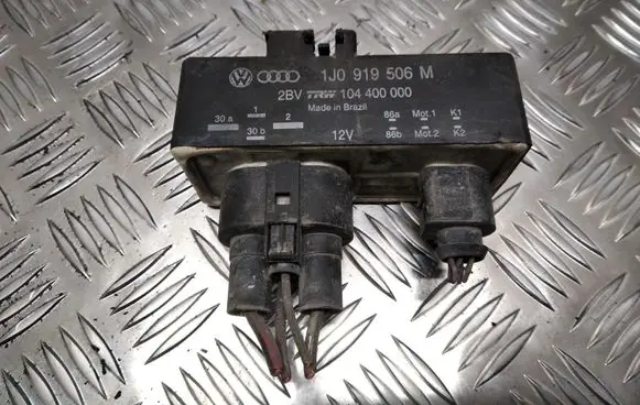Seat Cordoba (6L) Coolant fan relay 1J0919506M