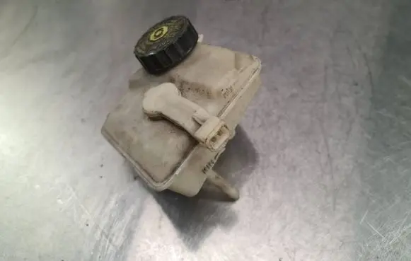 Volvo S60 Brake fluid reservoir 03350884532 03350884861
