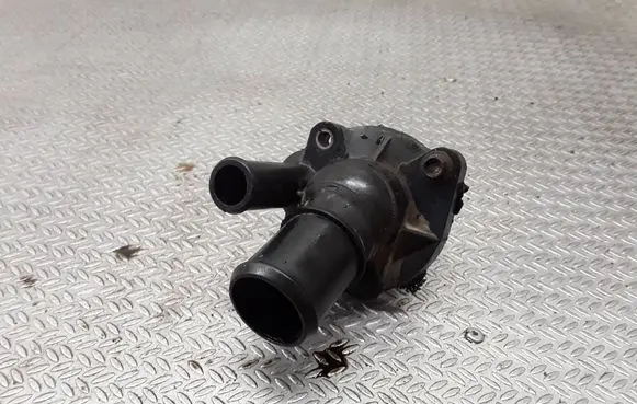 Mazda CX-7 Thermostat/thermostat housing