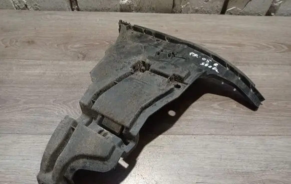 Front bumper mounting bracket