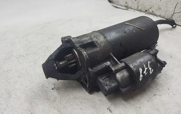 Audi A6 S6 C4 4A Starter motor 