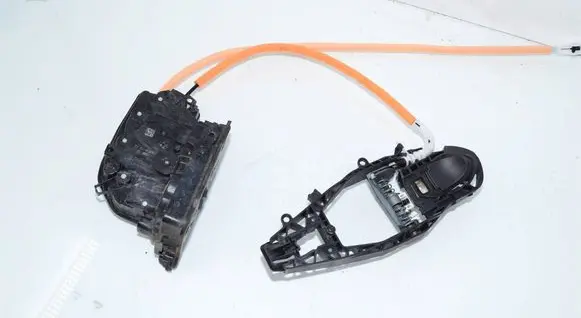 BMW 5 G30 G31 G38 Front door lock 7477688 51217477688 7401204