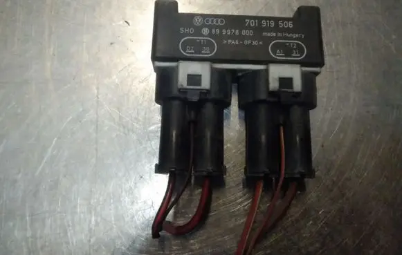 Volkswagen Transporter - Caravelle T4 Coolant fan relay 701919506 899978000