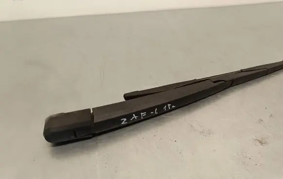 Opel Zafira C Rear wiper blade arm 