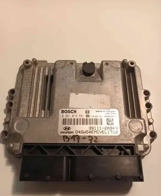 Hyundai i30 Engine control unit/module 0281019551 391112A943 1039S59674