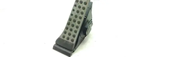 Mercedes-Benz C W204 Accelerator throttle pedal A2043000182