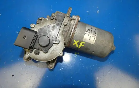 Jaguar XF X250 Wiper motor 8X2317500BD