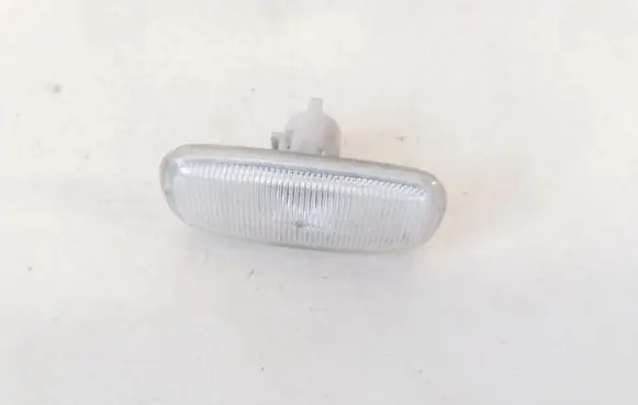Audi A6 S6 C5 4B Front fender indicator light
