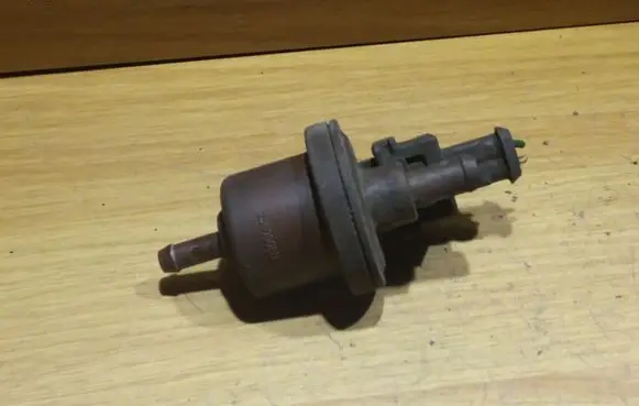 Peugeot 607 Turbo solenoid valve 2580008B