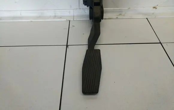 Opel Zafira A Accelerator throttle pedal 0281002298 90581208