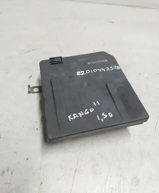 Renault Kangoo II Fuse module 8201044237B USMX61