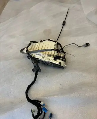 Mercedes-Benz S W221 Rear door lock A2217300735 2217300735