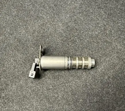 BMW 5 F10 F11 Camshaft vanos timing valve 8605123